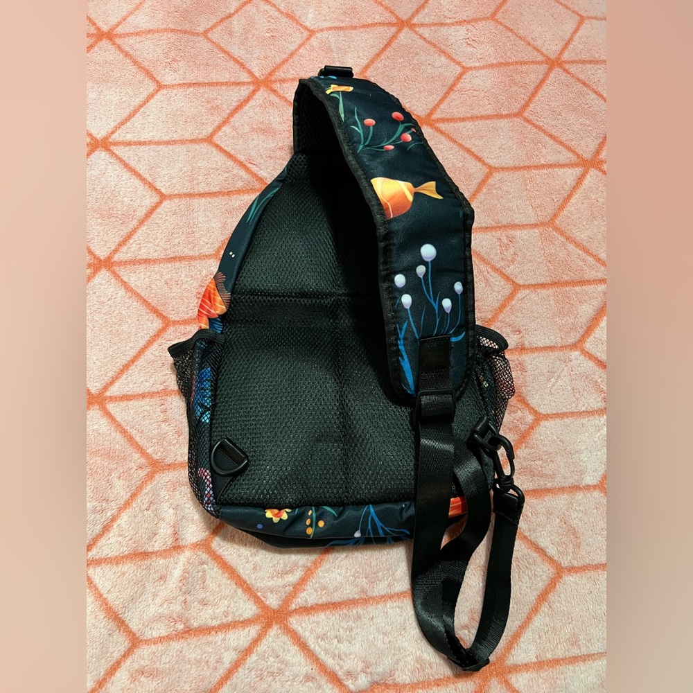 Sea Life Sling Bag 🐠NWOT🐠 - Picture 2 of 10